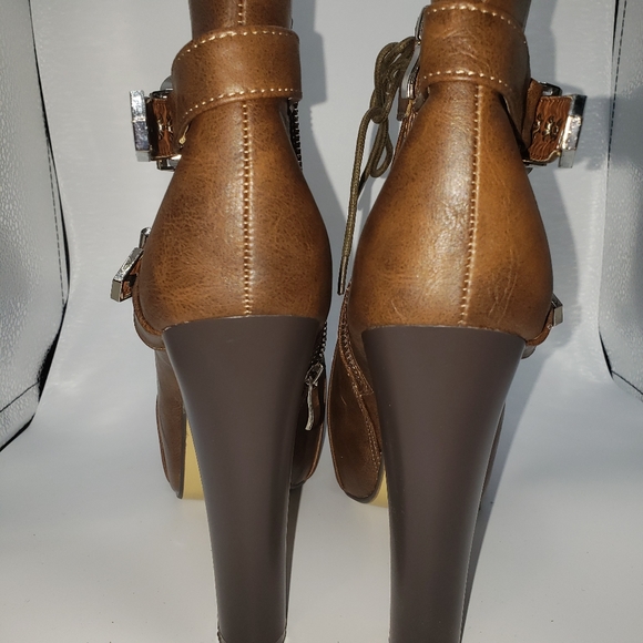 Booties - Picture 3 of 4